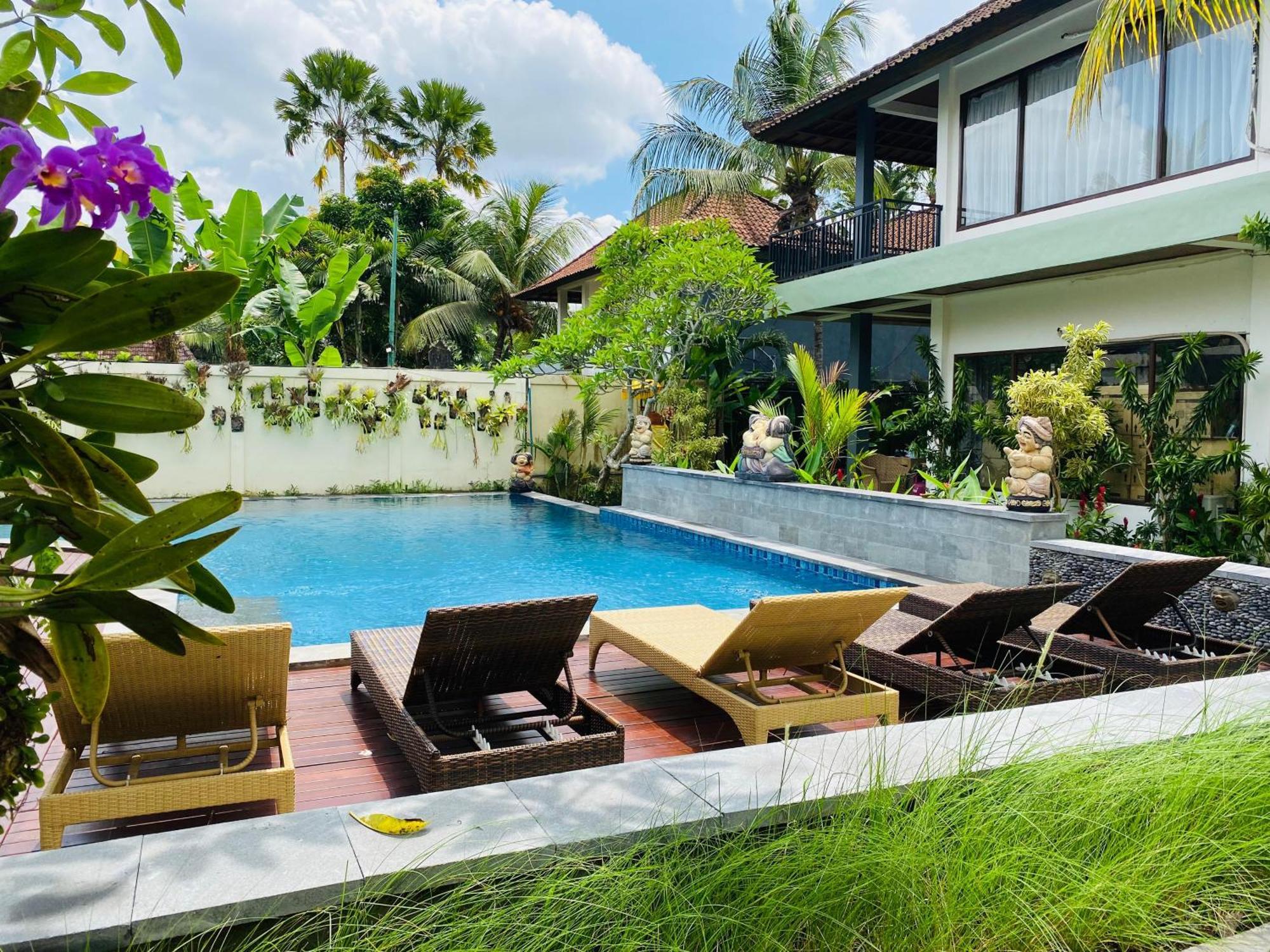 Putri Ayu Cottages Ubud Exterior foto